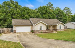 327 Lakeview Drive, Crestview, FL 32536