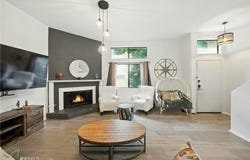 14937 Sherman Way, Van Nuys, CA 91405