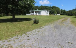 4172 Seminole Rd, Forest Hill, WV 24935