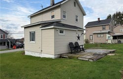 63 9th St, Lucernemines, PA 15754