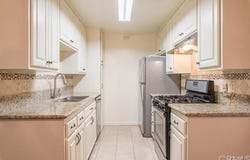 601 E Orange Grove 103, Burbank, CA 91501