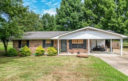 447 E Countiss, BRUCE, MS 38915