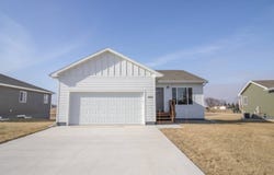 1485 Jefferson Lane, Rock Valley, IA 51247