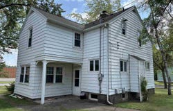 2027 12th Ave E, Hibbing, MN 55746