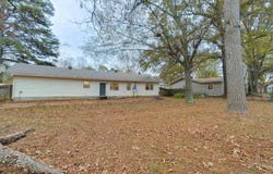4 Beechwood DR, Cabot, AR 72023