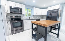 11 Judy Pl, Key Largo, FL 33037