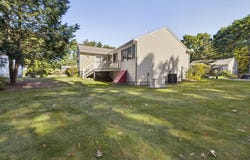 8 Glasgow Circle, Hudson, NH 03051