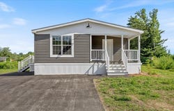 29 Lowell Road, Salem, NH 03079