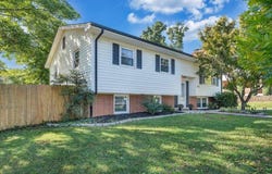 5532 Green Meadow Rd, Roanoke, VA 24018