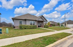 218 Oldbridge Dr, Hutto, TX 78634