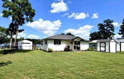 1419 Hobbs Dr, Summerton, SC 29148