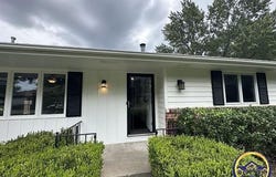 2736 SW Osborn RD, Topeka, KS 66614