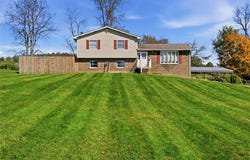501 Scanga Dr, Lower Burrell, PA 15068