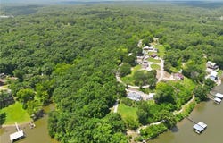Rosey Lane, Edwards, MO 65326