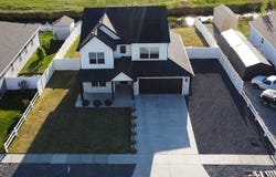 582 S LAKESIDE Dr, Franklin, ID 83237