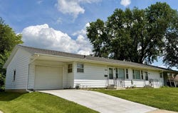 1043-1045 Minnesota Street, Waterloo, IA 50702