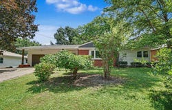 443 S Hackett Road, Waterloo, IA 50701