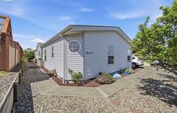 1830 ARTHUR St, NorthBend, OR 97459