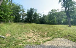 E Finley Dr, Donegal, PA 15323