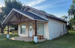 406 E. Walnut Ave., Enid, OK 73701