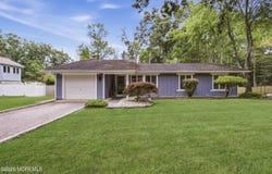 39 Cambridge Drive, Jackson, NJ 08527
