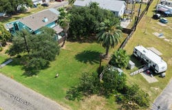 304 S Third St, ROCKPORT, TX 78382