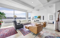 9 Somerset Lane, Edgewater, NJ 07020