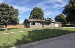 330 Fairview Drive, Aurora, NE 68818-2916