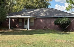 215 E Leecraft, Colbert, OK 74733