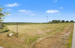 N Luce Road, Alma, MI 48801
