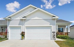 9841 Thorton Drive, Johnston, IA 50131