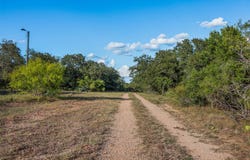 399 Seals Creek Rd, Lockhart, TX 78644