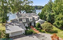 731 Flowering Field, White Stone, VA 22578