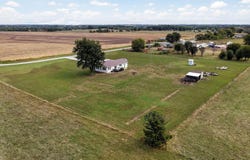 21721 Lawrence 2172, Aurora, MO 65605