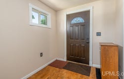 819 E C Street, Iron Mountain, MI 49801