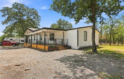 485 Bridgestone Ct, Lockhart, TX 78644