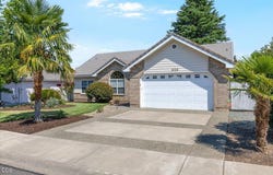 659 Jackson Creek Drive, Central Point, OR 97502