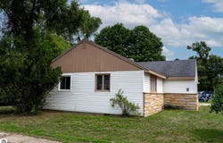 198 W Ohio Street, Farwell, MI 48622