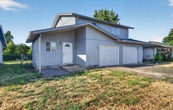 30 T St, Springfield, OR 97477