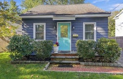 40 Boyce Avenue, Barrington, RI 02806
