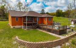 633 E Mountain Dr, Bruner, MO 65620