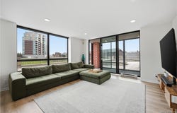 207 Admirals Circle, Buffalo, NY 14202