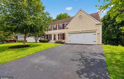 10095 POST OAK Terrace, MANASSAS, VA 20110