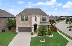 1900 Monahan Drive, Lantana, TX 76226