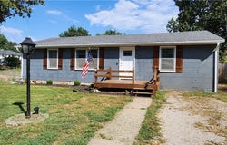1002 Oakvale Drive, Harrisonville, MO 64701