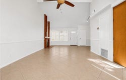 25790 Parada, Valencia, CA 91355