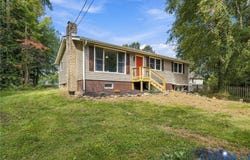 7129 Lakeshore Dr, Quinton, VA 23141