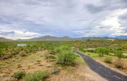 1008 S Garfield Place, Vail, AZ 85641