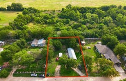 43 Skycrest Dr, Martindale, TX 78655