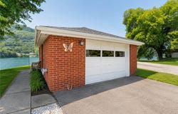 1206 E Riverview Drive, Belle, WV 25015